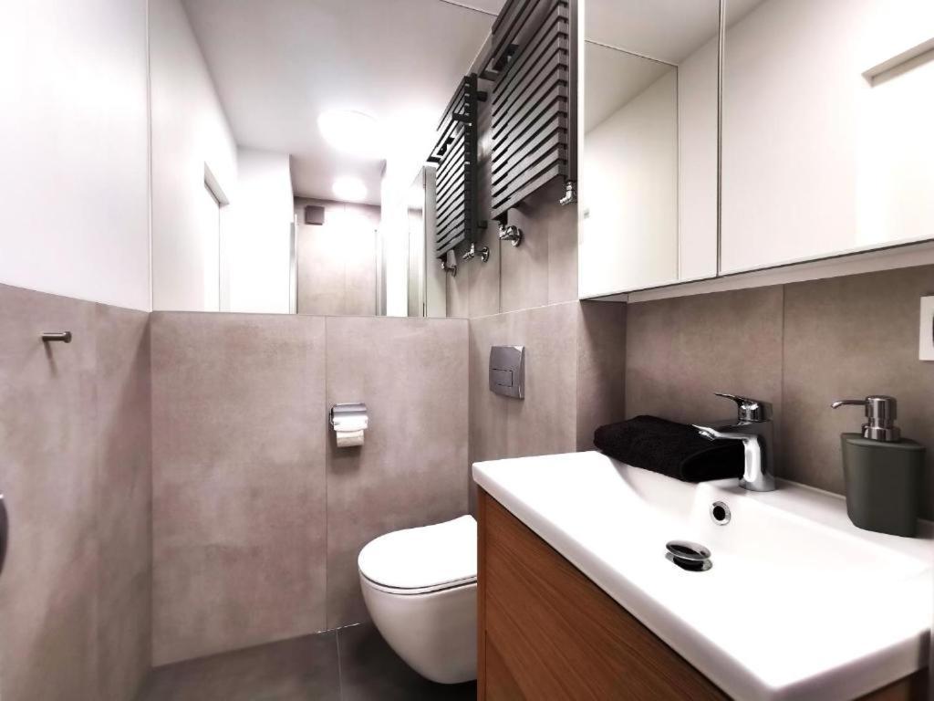 Wroc'Love Haukego Bosaka Check-In 24H Breslavia Esterno foto