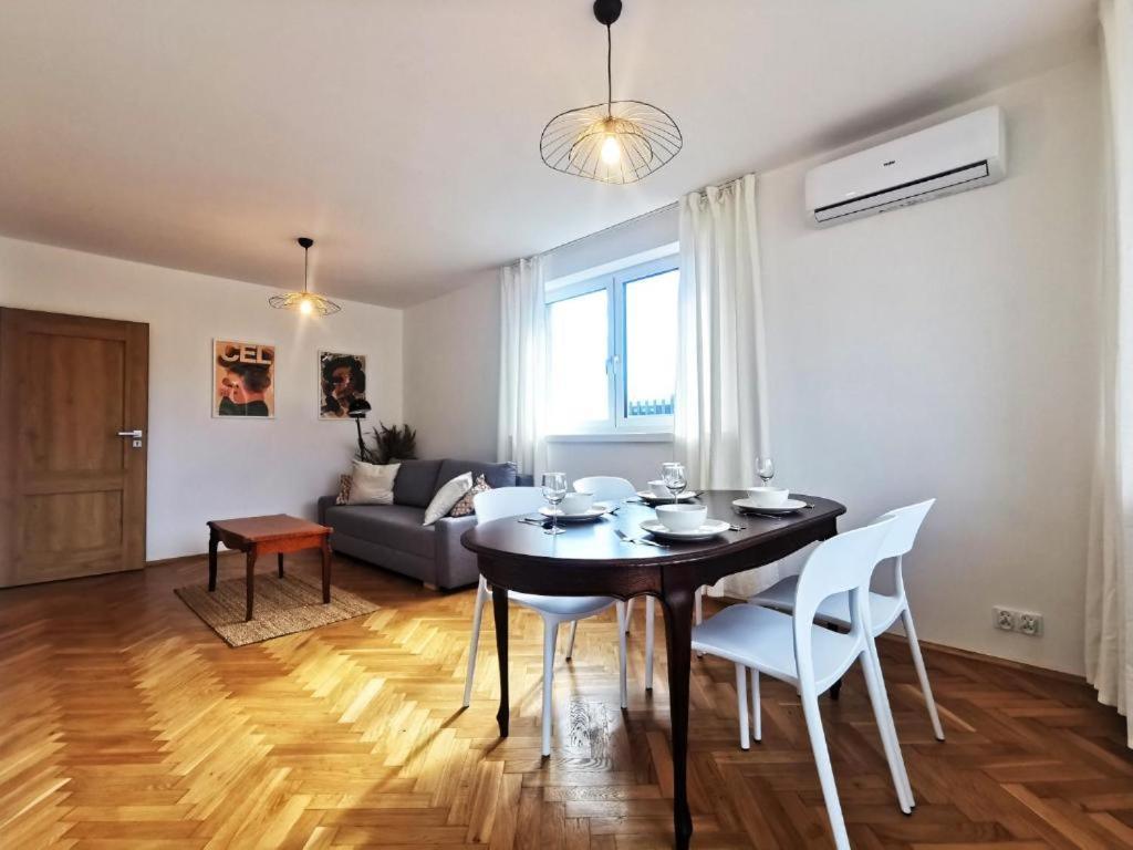 Wroc'Love Haukego Bosaka Check-In 24H Breslavia Esterno foto